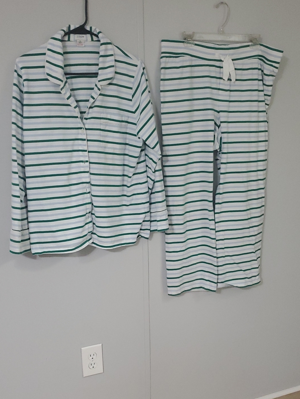 XL LACIES Green Stripe Pajama Set - Brand: J CREW Stetch Waist Ban